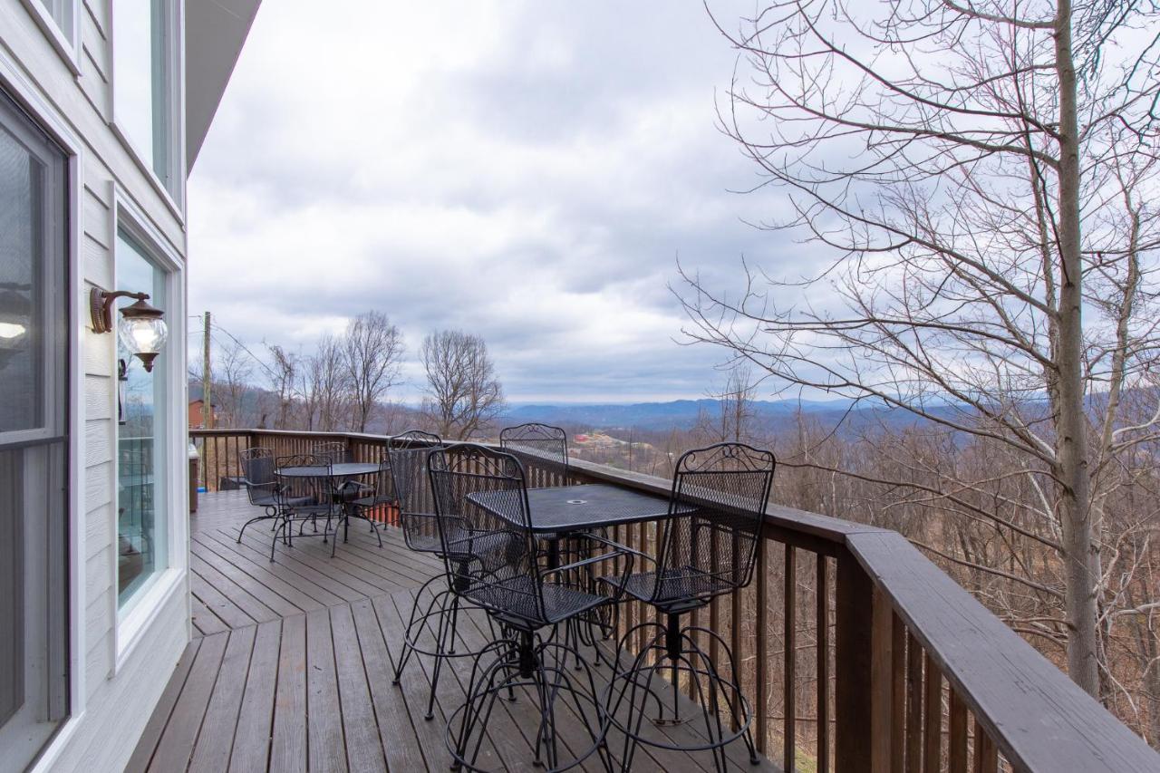 Kickback Kabin, 3 Bedrooms, Deck, Hot Tub, Pool Access, Sleeps 6 Gatlinburg Exterior foto